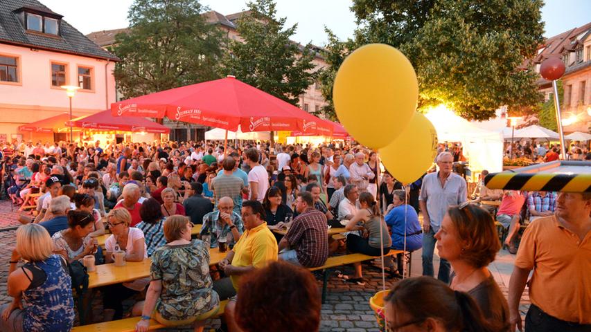 Tausende Besucher feiern das 20. Altstadtfest in Erlangen