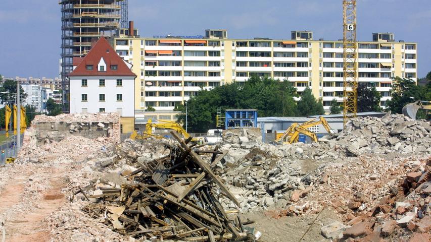 ...und wird 2002 zusammen mit dem Lindebad abgerissen.