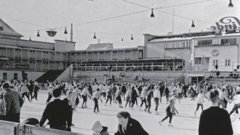 Das Lindestadion wurde 1896 errichtet und war die zweite künstliche Eislaufbahn in Deutschland überhaupt. Den Namen erhielt das Stadion vom gleichnamigen Unternehmen. 1905 wurde das Stadion mangels Nachfrage bereits schon wieder geschlossen und 1963 neu aufgebaut.