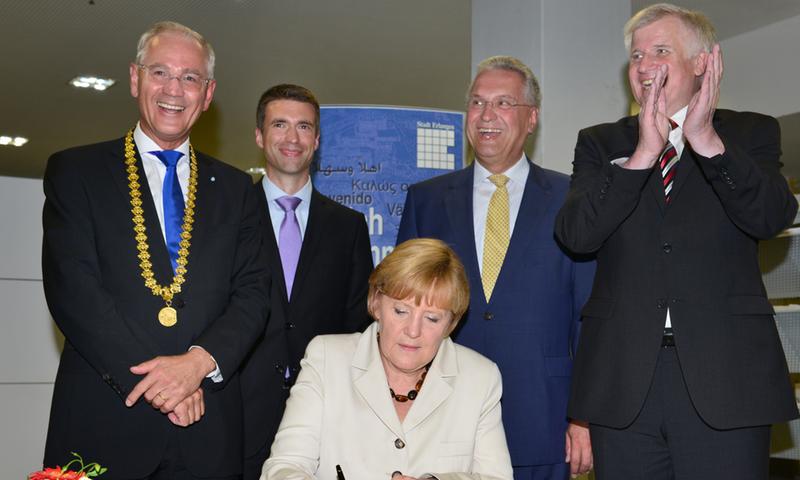 Politikgrößen unter sich: Angela Merkel und Horst Seehofer in Erlangen