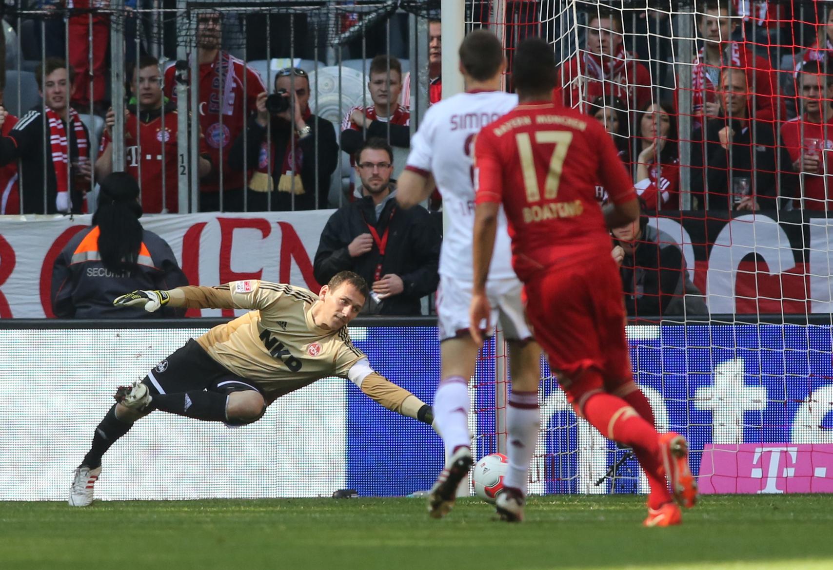 Im April 2013 holte sich der Club in der Allianz-Arena zum wiederholten Male eine Abreibung ab. Schon nach fünf Minuten geriet der FCN beim 0:4 in Rückstand und das gegen eine B-Elf des späteren Triple-Gewinners. Alles andere als zweitklassig...