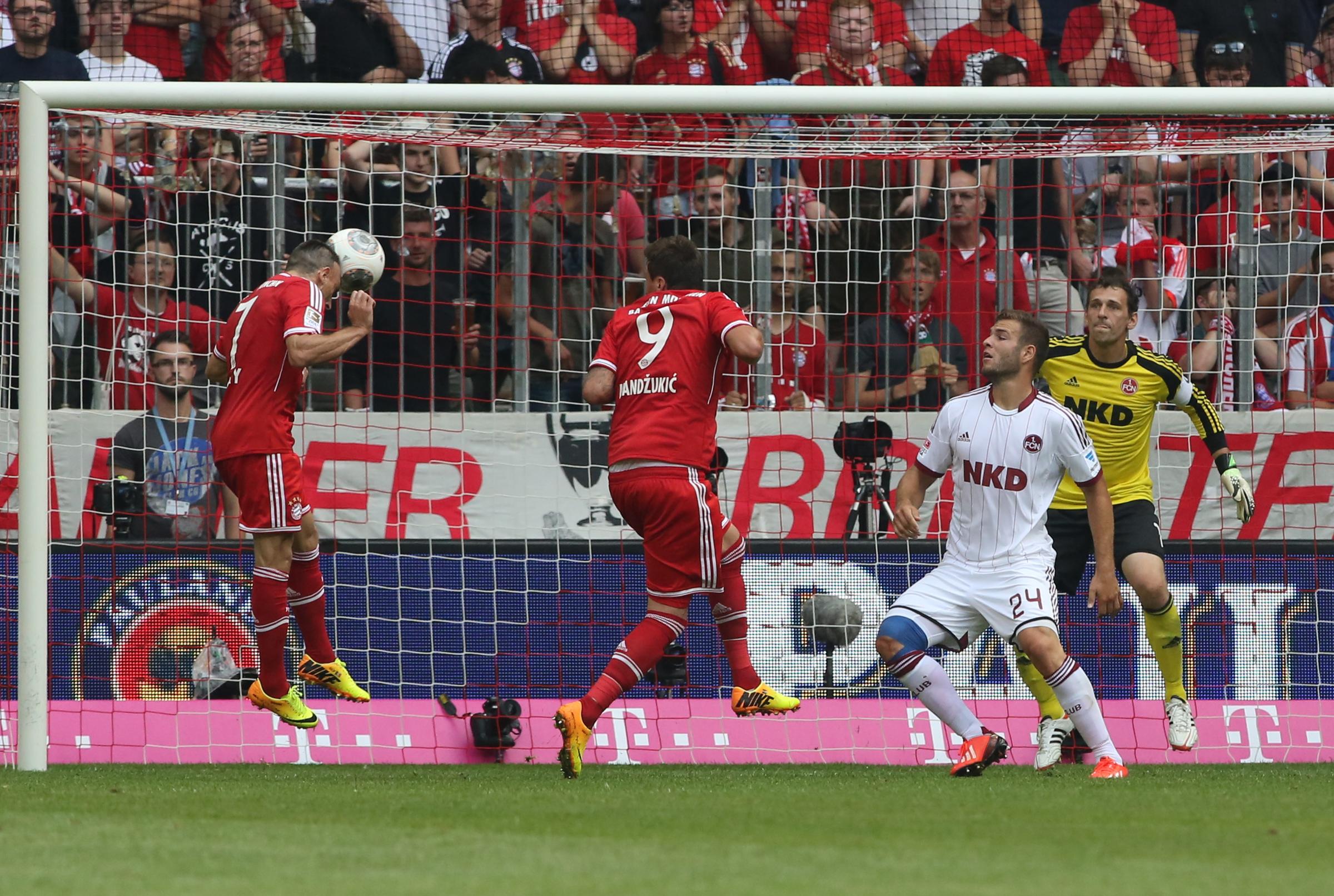 Der Club gegen die Bayern, das waren immer stimmungsvolle, oft mitreißende Duelle. Der letzte Auftritt des 1. FC Nürnberg in München ist schon eine Weile her: Ende August 2013 gab es für den Club beim oberbayerischen Goliath nichts zu holen. Lange hielten die Nürnberger gut mit, erschütterten durch Daniel Ginczek sogar die Latte des Bayern-Gehäuses. Doch ein Ribery-Kopfball brachte den FCB in der 69. Minute auf die Siegerstraße. Dennoch...