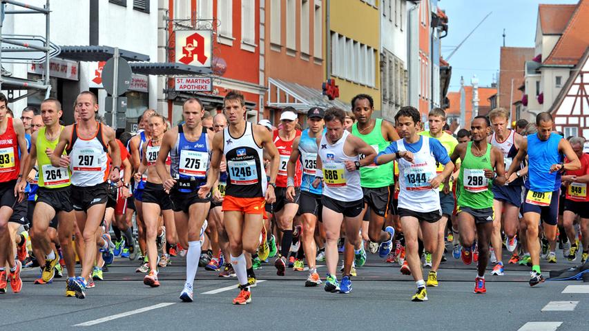 Hunderte Läufer und Fahrer nahmen am Marathon teil.