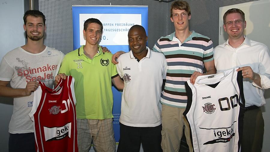 NBC-Basketballer küren sich zum Aufstiegsfavoriten NBC-Basketballer küren sich zum Aufstiegsfavoriten