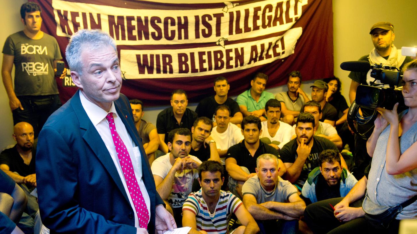 Flüchtlinge verharren weiter im Gewerkschaftshaus