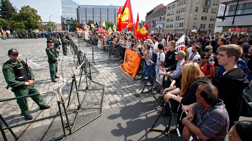 NPD in Nürnberg: Bunte Demo gegen Rechts
