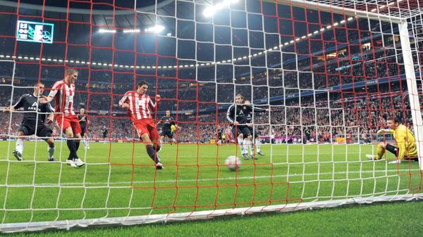 In der Hinrunde 2010/11 gab's für den Club in München wiedermal nichts zu holen: Der FCB startete druckvoll in das 181. fränkisch-bayerische Kräftemessen und ging bereits in der 10. Minute in Front: Nilsson stand bei Kroos' Diagonalpass auf den agilen Pranjic zu weit innen. Der Kroate legte in die Mitte, wo Gomez nur noch den Fuß hinzuhalten brauchte.
