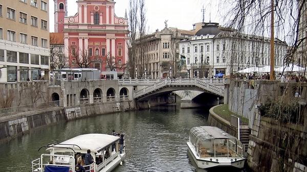 Ein Direktbus soll zwischen Sloweniens Kulturhauptstadt 2025 (Piran oder Ljubljana) und Nürnberg verkehren. Außerdem möchte man in einigen Projekten mit der zusammenarbeiten, um die europäische Gemeinschaft zu stärken.