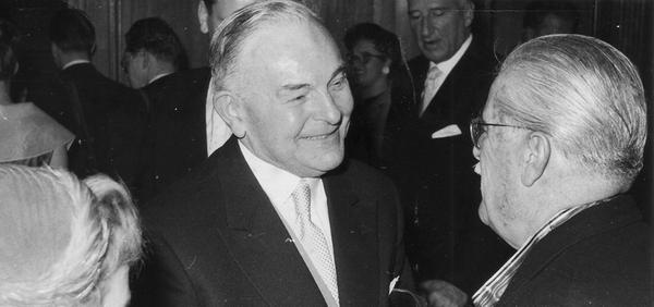 Hans Ehard (CSU) wurde 1946 zum Bayerischen Ministerpräsident und Mitglied des Länderrates des amerikanischen Besatzungsgebietes gewählt. Neben Wilhelm Hoegner ist er der einzige Ministerpräsident nach dem Zweiten Weltkrieg, der zweimal ins Amt gewählt wurde.