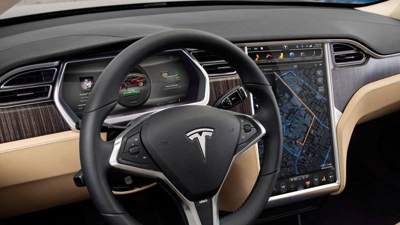 Bei der Untersuchung des tödlichen Unfalls mit einem selbstfahrenden Tesla-Auto haben die US-Verkehrsaufsichtsbehörden kein technisches Versagen feststellen können. Bei dem Aufsehen erregenden Unfall war im Mai der Fahrer eines Model S von Tesla ums Leben gekommen.
