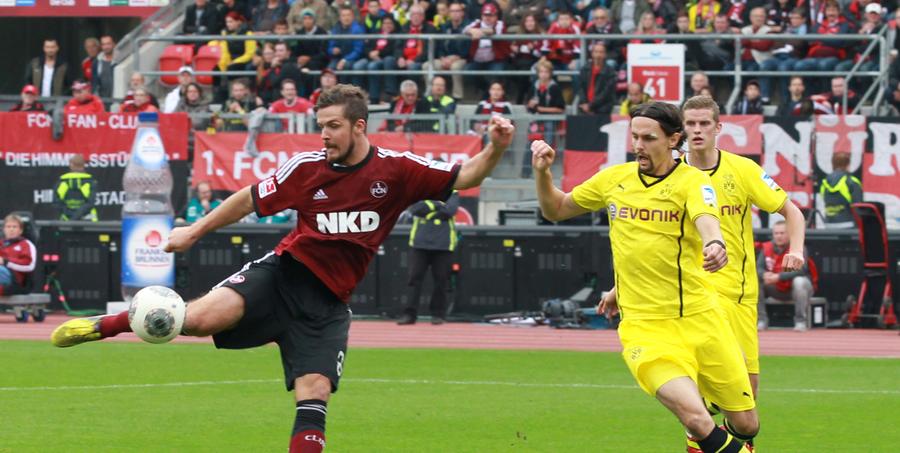 Da der Club beim 1:1 gegen Dortmund mutig, kämpferisch und über weite Strecken kompakt auftritt, hoffen viele auf eine Trendwende am Valznerweiher. Immerhin hat man sich gegen einen Champions-League-Teilnehmer einen Punkt erkämpft. Doch es sollte anders kommen.