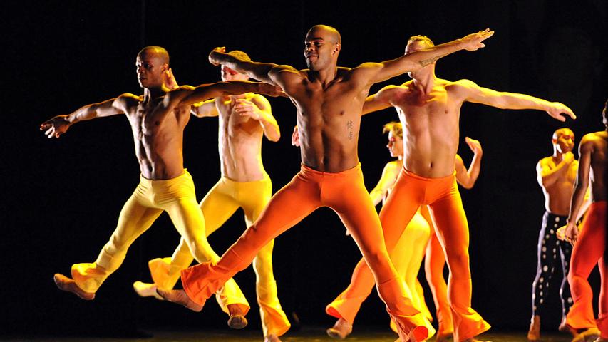 Brasilianische Tanzcompagnie glänzt mit schierer Lust an der Bewegung