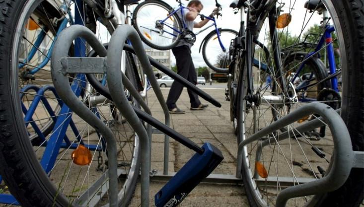 Von einem Fahrradstellplatz in der Unterbürger Straße wurden die beiden Räder entwendet.