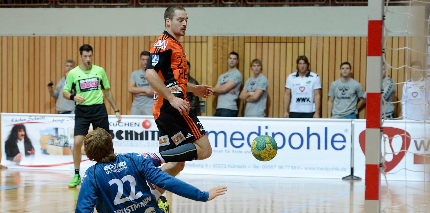 Ole Rahmel punktet am Rimparer Torhüter Max Brustmann vorbei. Ole Rahmel punktet am Rimparer Torhüter Max Brustmann vorbei.