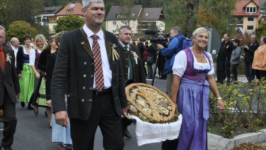 Neben dem traditionellen Erntedank- und Kürbisfest wurde hier auch das zentrale Erntedankfest des Bayerischen Bauernverbands (BBV) gefeiert.