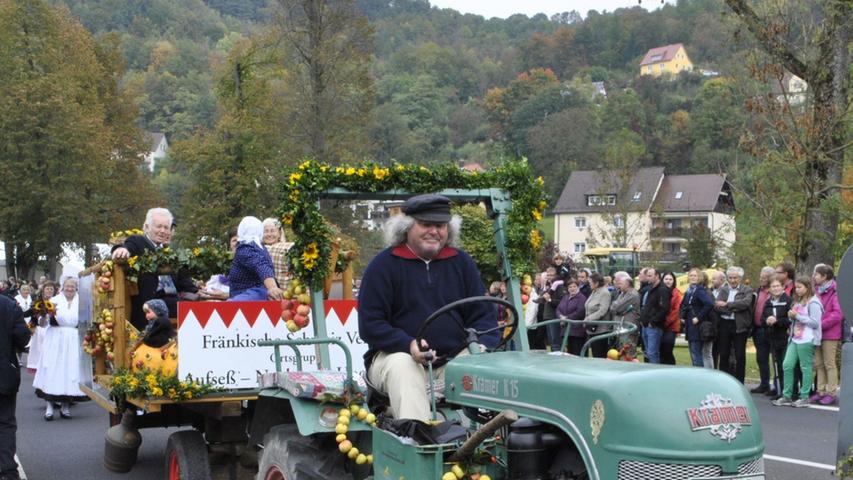 Kürbisfest Muggendorf: Festzug durch den Ort