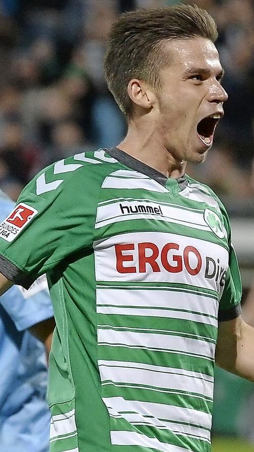Der ungarische Außenbahn-Flitzer Zoltan Stieber wechselt zum Relegationsgegner Hamburger SV und macht somit seinen persönlichen Aufstieg ins Fuball-Oberhaus perfekt. Er erhielt einen Dreijahres-Vertrag bei den Hanseaten.Über die Ablösemodalitäten haben beide Vereine Stillschweigen vereinbart.