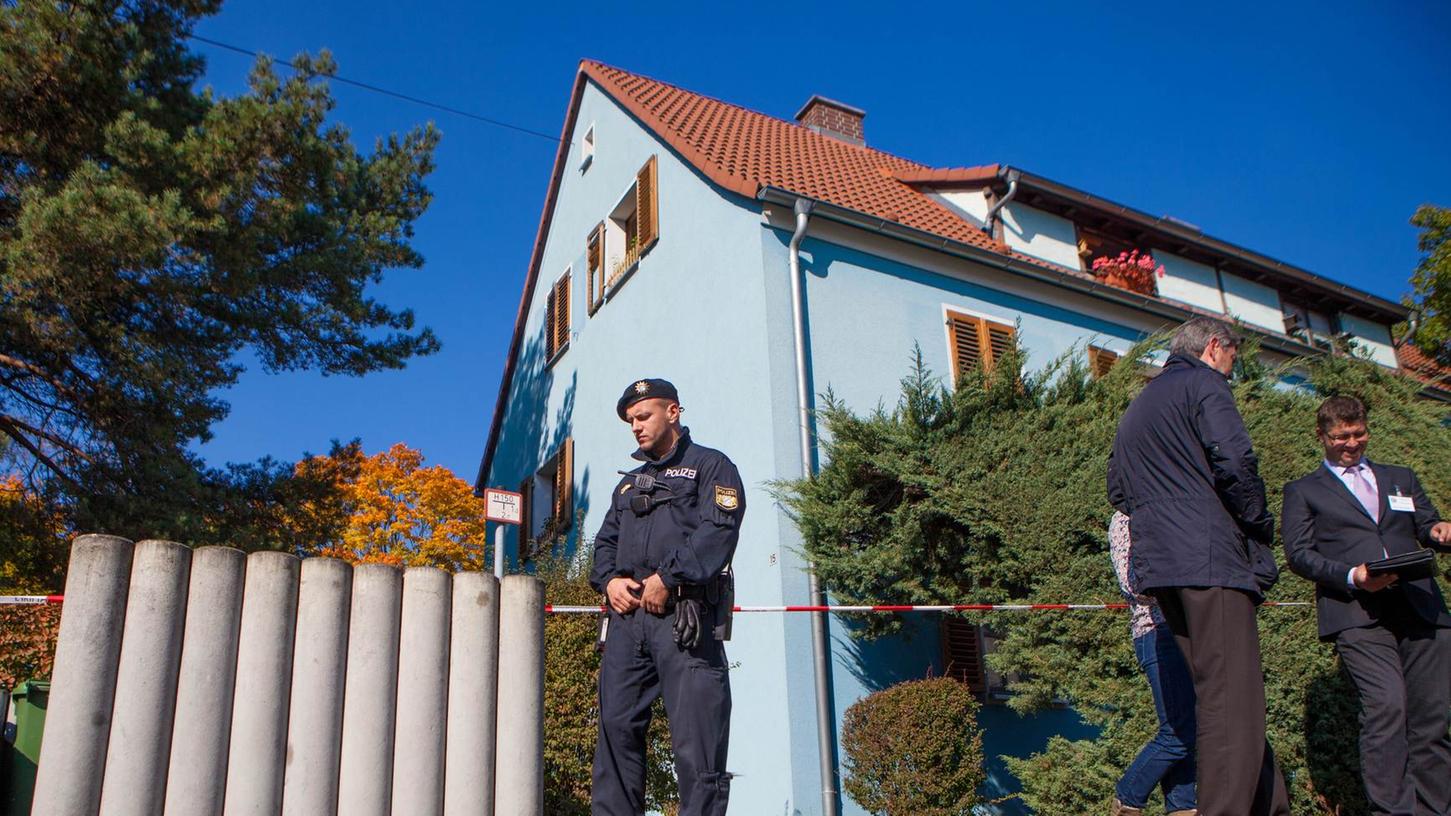 In diesem Haus in Unterasbach fand die Polizei am Montagmorgen die Leiche eines 53-Jährigen.
