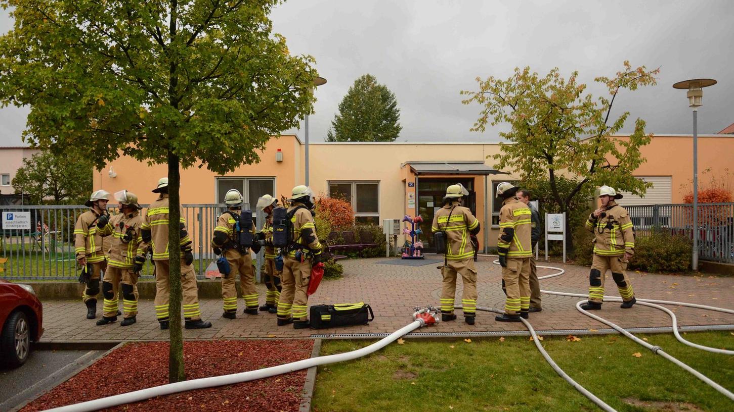 Großeinsatz: Die Feuerwehr hatte den Brand im Kindergarten schnell unter Kontrolle.