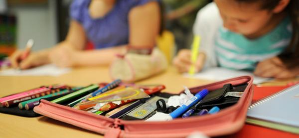 Im Stadtgebiet Nürnberg gibt es 143 öffentliche, davon 47 städtische Schulen. 4000 Lehrerinnen und Lehrer unterrichten 64.300 Schülerinnen und Schüler. Die Einrichtungen benötigen einen städtischen Zuschuss von 1880 Euro pro Schülerin/Schüler. Insgesamt belaufen sich die Investitionskosten auf 48 Mio. Euro im Jahr.