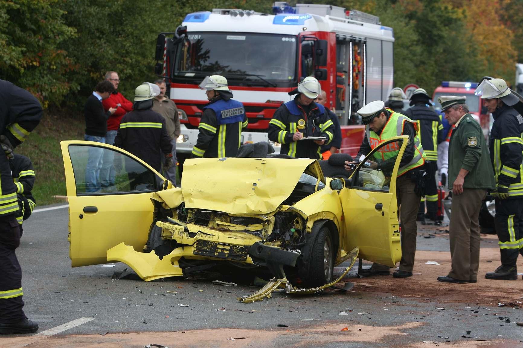 Schwerer Frontalzusammenstoß In Erlangen | Nordbayern