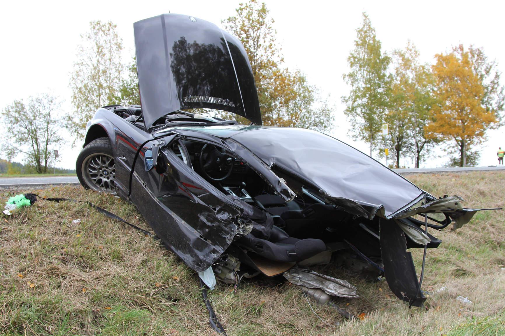 Schwerer Unfall Bei Marktredwitz: BMW In Zwei Teile Gerissen