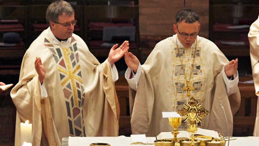 Im März 2014 gab der Vatikan bekannt, dass Bichof Tebartz-van Elst sein Amt in Limburg nicht mehr ausfüllen würde. Der Limburger Bischof hatte ein Rücktrittsgesuch eingereicht.