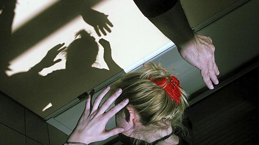 Die Gewalt an Frauen und Kindern hat zugenommen. (Symbolbild) Die Gewalt an Frauen und Kindern hat zugenommen. (Symbolbild)