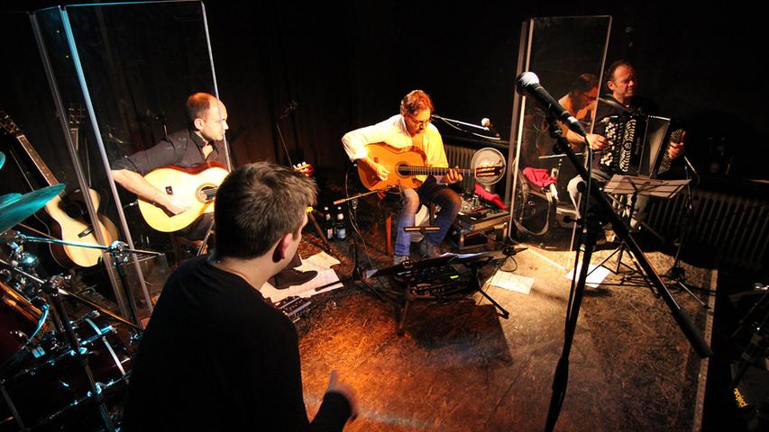 Auf der kleinen Bühne der Kofferfabrik wurde es für die vier Musiker recht eng.