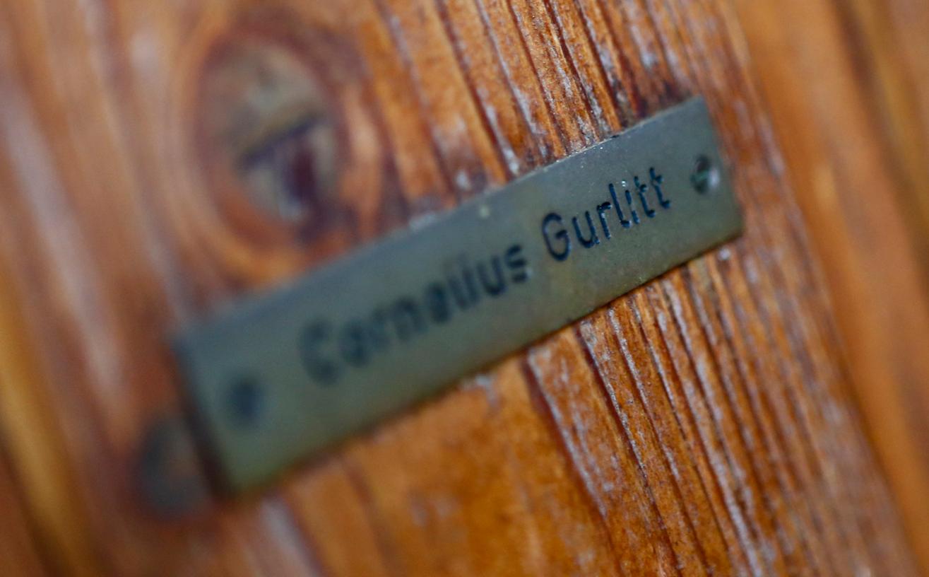 Ist noch etwas hinter dieser Tür versteckt? Cornelius Gurlitt sammelte Kunstwerke. Viele auch in seiner Münchner Wohnung.