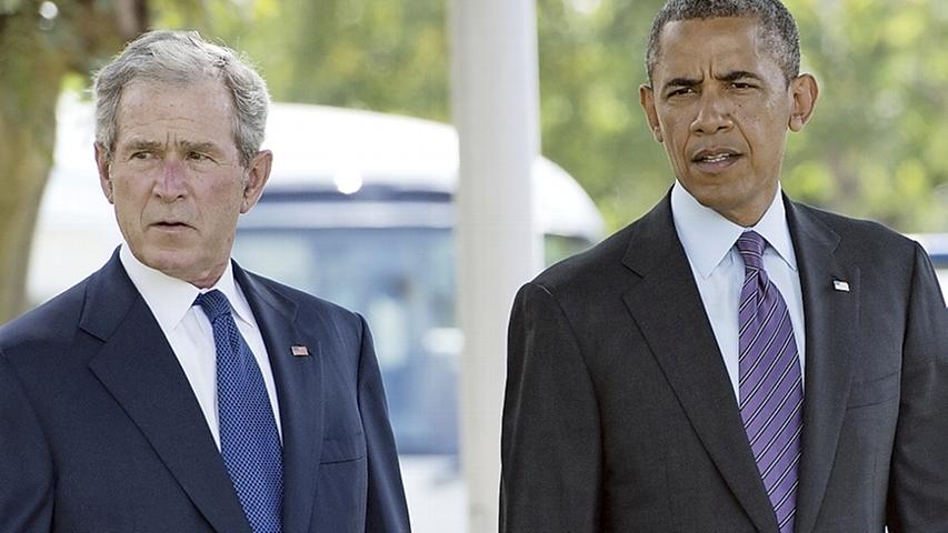 "Amerika hat mit George H. W. Bush einen Patrioten und bescheidenen Diener verloren. Während unsere Herzen heute schwer sind, sind sie auch voller Dankbarkeit." - So gedachte Ex-US-Präsident Obama dem Verstorbenen.