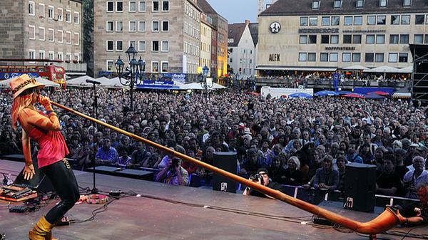 Ein weiterer kultureller Höhepunkt Frankens fällt der Pandemie zum Opfer: Wegen Corona hat die Stadt Nürnberg nun auch das Bardentreffen (vom 30. Juli bis 1. August) 2021 abgesagt. Es gibt aber schon Pläne, wie man die Künstler doch noch zu ihrem Auftritt bringen kann.