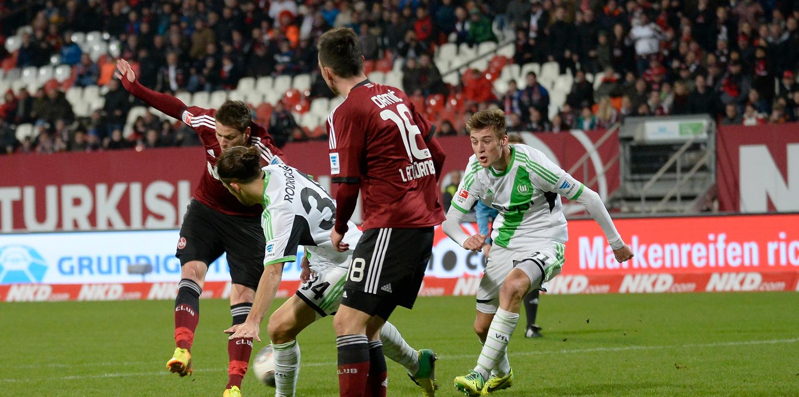 Daniel Ginczek besorgte im Hinspiel den glücklichen 1:1-Endstand gegen Wolfsburg.