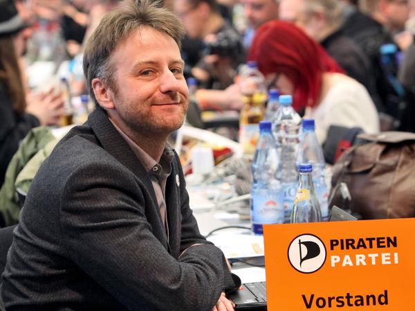 Der Vorsitzende der Piratenpartei: Jens Seipenbusch. Der Vorsitzende der Piratenpartei: Jens Seipenbusch.