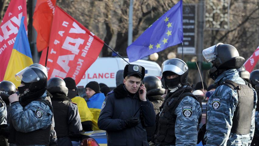 Demonstrationen in Kiew nehmen bizarre Züge an
