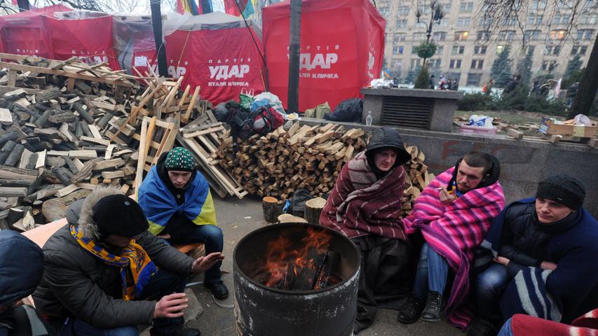Demonstrationen in Kiew nehmen bizarre Züge an