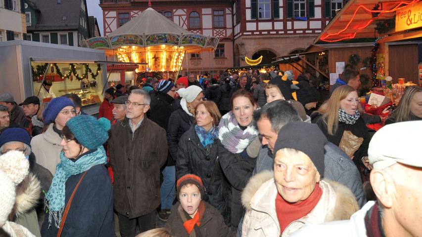 Budenstadt fand großen Anklang: Dichtes Gedränge in Schwabach