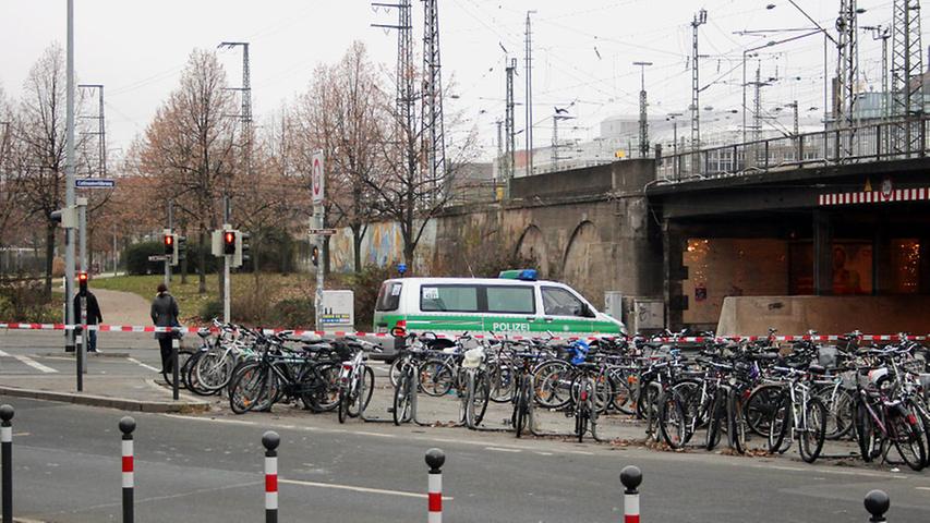 Der Bereich rund um den Hauptbahnhof wurde zur Sperrzone erklärt.