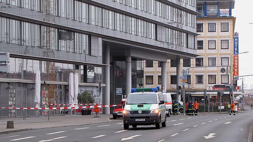 Auch der Zentrale Omnibusbahnhof (ZOB) wurde gesperrt. Die Linienbusse richteten einen Nothalt in der Rothenburger Straße und in der Marienstraße ein.