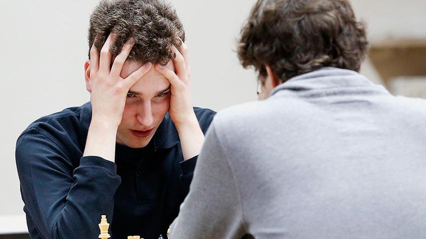 Das Eigengewächs des SC Forchheim war in seiner Premieren-Saison in der 1. Bundesliga der Senkrechtstarter seines Teams, trotz des Abstieges. Der Mathematik-Student besiegte zahlreiche höher eingestufte Gegner, darunter das deutsche Ausnahmetalent Arkadij Naiditsch aus dem exklusiven Klub der Spieler mit einem 2700-Punkte-ELO. Als frisch gebackener FIDE-Meister schickte sich der 18-Jährige dieser Tage in den Vereinigten Arabischen Emiraten an, bei der Junioren-Weltmeisterschaft unter die Top10 vorzustoßen.