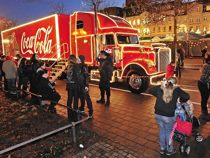 Weihnachtstruck Von Coca Cola Macht Halt In Der Region Erlangen Lauf Schwabach Bayreuth Nordbayern De