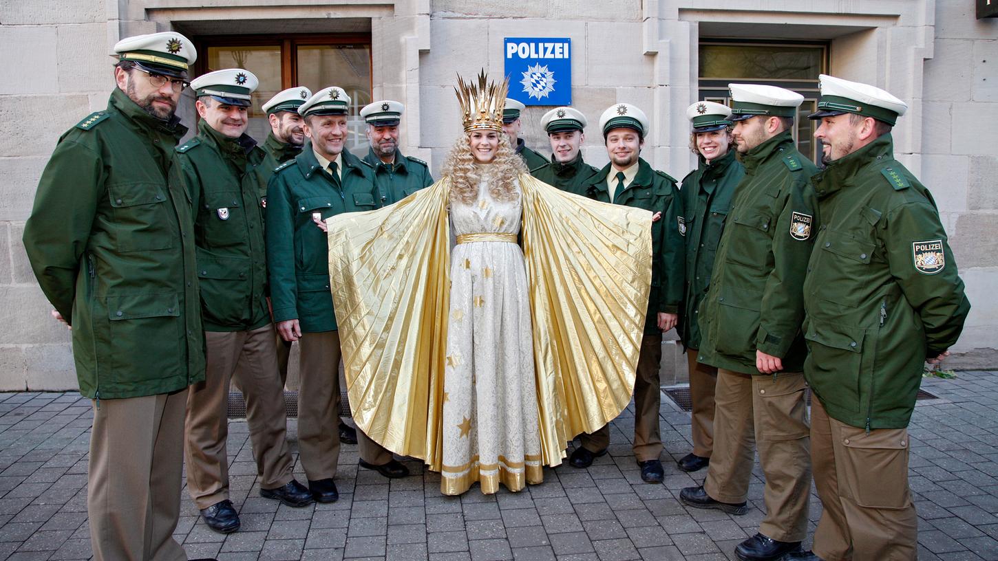 Das Gewand des Christkinds wird die bayerische Polizei ab 2016 wohl nicht auftragen. Dennoch: Neue Uniformen sollen her.