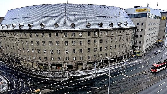 Eines der markantesten Gebäude in Nürnberg wird nach 19 Jahren Leerstand wieder mit Leben erfüllt. Ein Fünf-Sterne-Hotel soll in der früheren Oberpostdirektion untergebracht werden.