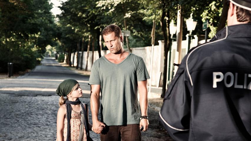 In "Kokowääh" beispielsweise spielt Emma Magdalena, die Tochter von Schweigers Filmfigur Henry. Dieser erfährt jedoch erst von seinen Vaterfreuden, als die Kleine plötzlich vor seiner Haustür steht. In seinen Filmen...