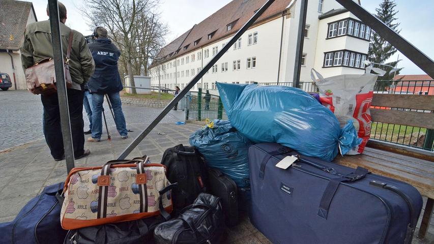 Die Unterkunftskosten werden von der Regierung Mittelfranken getragen, solange der Asylsuchende sich im Verfahren befindet.