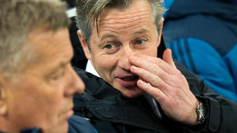 Wie jedes Jahr waren auch heuer wieder einige Kandidaten dabei, die wegen eines verbalen Ausrutschers eher unfreiwillig in die Auswahl gelangten. Etwa Schalkes Coach Jens Keller: "Da mach` ich mir vom Kopf her keine Gedanken."