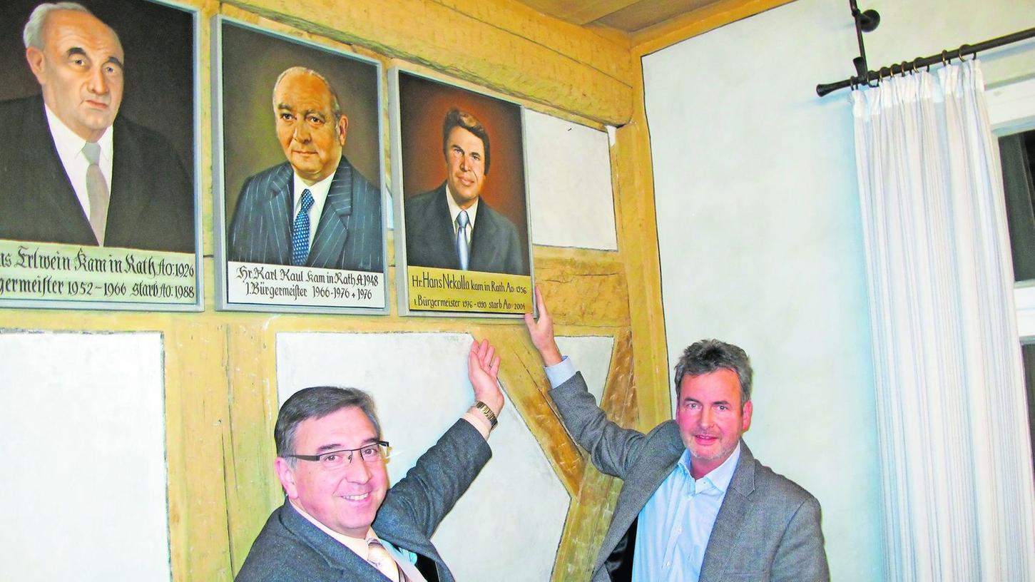 Auf diesem Archivfoto sind nicht Gräfenbergs neuer Bürgermeister Hans-Jürgen Nekolla mit seinen Stellvertreterinnen, Sylvia Hofmann und Regine Bleckman zu sehen, sondern Nekolla und sein Amtsvorgänger Werner Wolf.