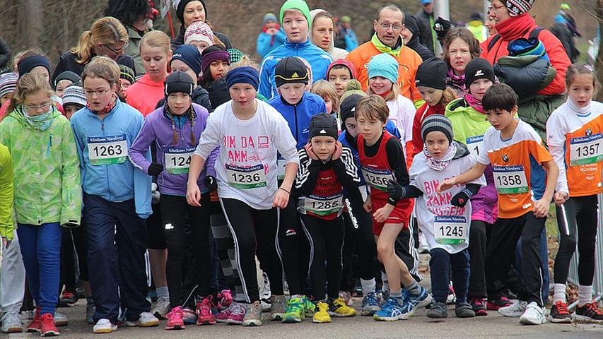 Bambini, Schüler und 5-km-Läufer: Der 11. Silvesterlauf 2013