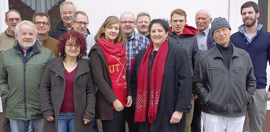 Die SPD-Gemeinderatskandidaten und Sven Erhardt (rechts). Linktext">
 Kammerstein: SPD zieht mit vollständiger Liste in den Wahlkampf