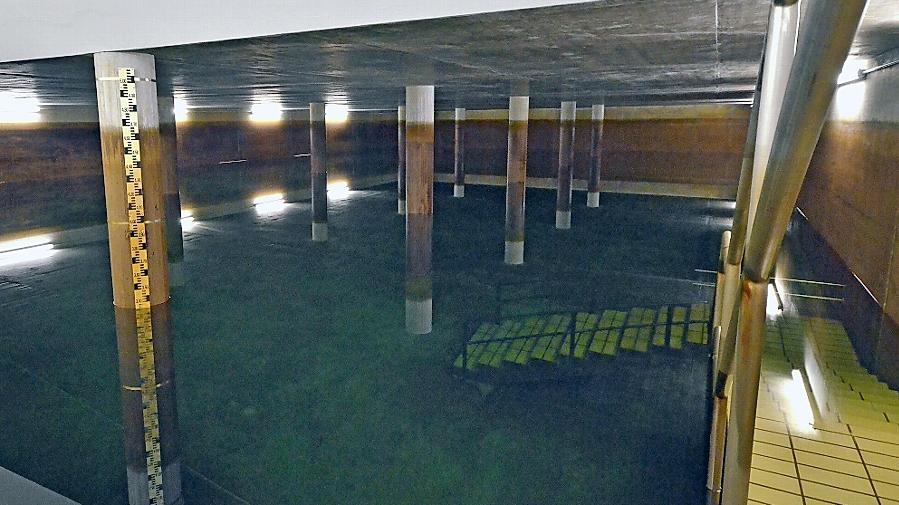 Im städtischen Wasserwerk an der Dianastraße wird das Nass aus den Brunnenfassungen aufbereitet und gespeichert. Zusätzlich stehen Hochbehälter an der Alten Veste zur Verfügung. Im städtischen Wasserwerk an der Dianastraße wird das Nass aus den Brunnenfassungen aufbereitet und gespeichert. Zusätzlich stehen Hochbehälter an der Alten Veste zur Verfügung.